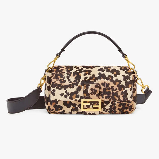 Fendi BAGUETTE Short Haired Beige Leather Bag product photo – Pods & Beats